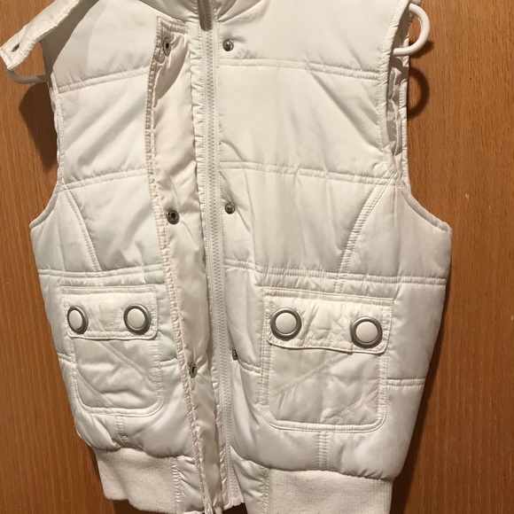 White Rue21 vest - Picture 2 of 3